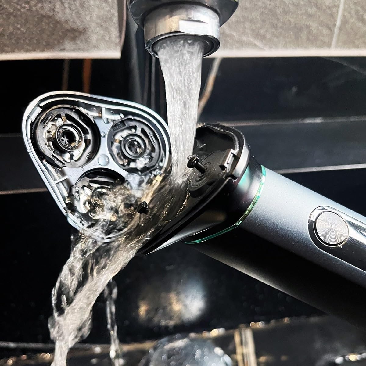 Electric Shavers for Men, Metal Housing 3D Floating Rotary Electric Shaver for Men Waterproof Beard Electric Razor Face Shaving Machine Rechargeable