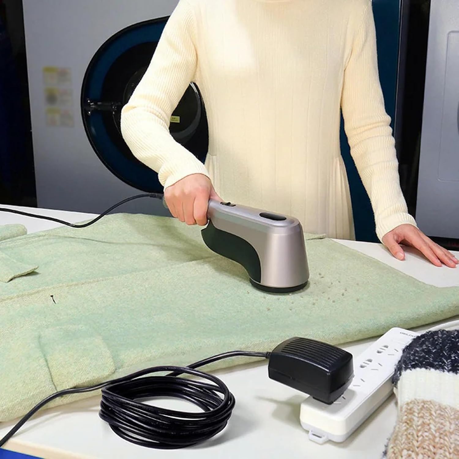Lint Remover 600W Household Lint Remover Plug-in Clothes Ball Trimmer 2 Gears High Speed Fabric Shaver for Sweater Couch Carpet Garment Care Fabric Shaver, jinyi2016SHOP-1998