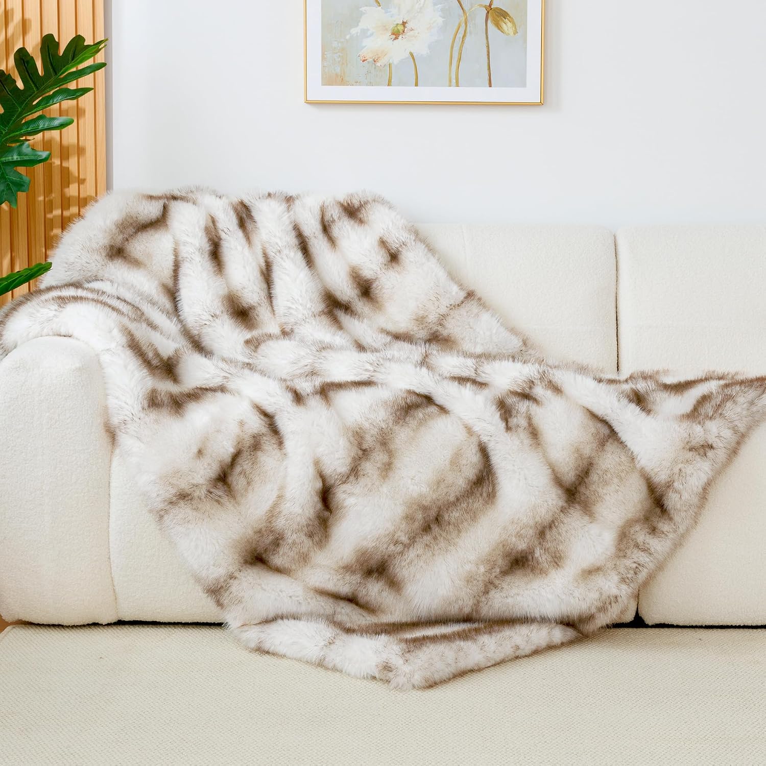 Touchat Luxury 1000GSM Faux Fur Queen Blanket, Super Thick Warm Cozy Heavy Blankets for Couch Bed Sofa, Plush Fuzzy Elegant Winter Reversible Mink Blanket for Living Room Bedroom,Taupe