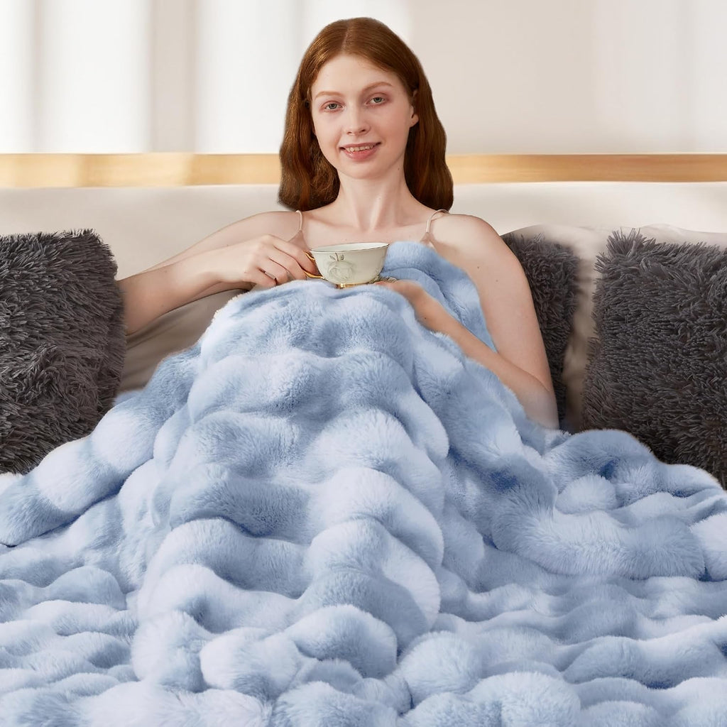 Touchat Luxury 1000GSM Rabbit Faux Fur Blanket, Super Heavy Warm Cozy Brown Blankets for Couch Bed Sofa, Ruched Plush Fuzzy Elegant Soft Reversible Mink Blanket Living Room Bedroom, 90' x 90'