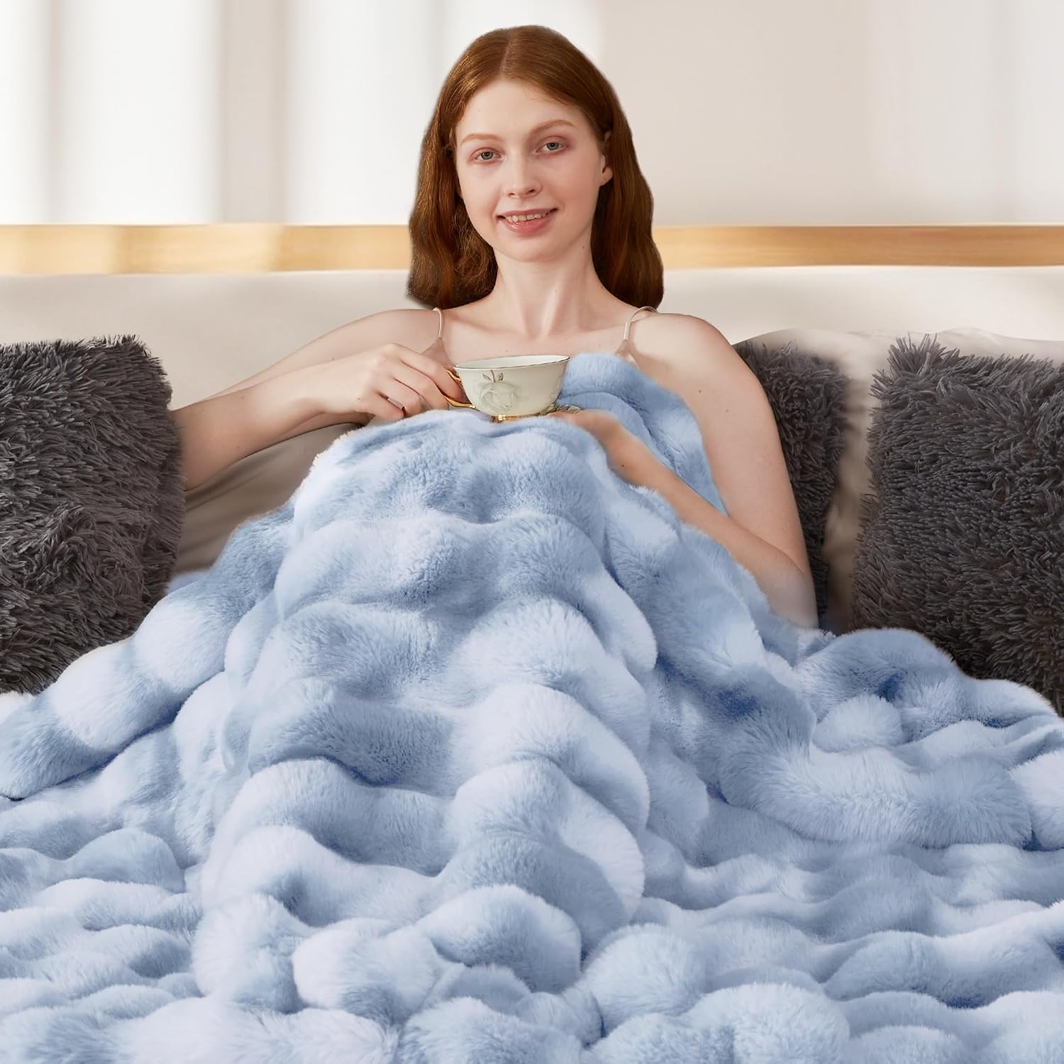Touchat Luxury 1000GSM Rabbit Faux Fur Blanket, Super Heavy Warm Cozy Brown Blankets for Couch Bed Sofa, Ruched Plush Fuzzy Elegant Soft Reversible Mink Blanket Living Room Bedroom, 90' x 90'