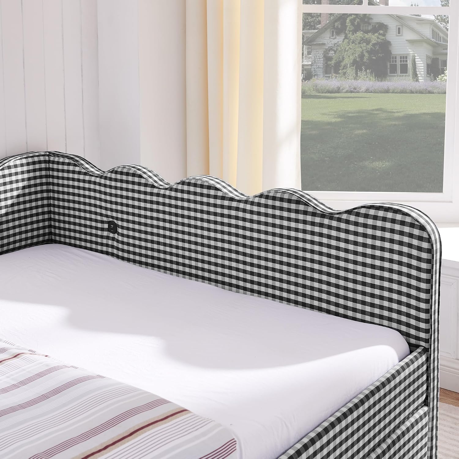 KEIKI Queen Size Upholstery Gingham Daybed with 2 Storage Drawers and USB, Modern Style Adorable Wave Shaped Linen Sofa Bed, Easy Assembly, No Box Spring Required, for Living Room and Bedroom, Black