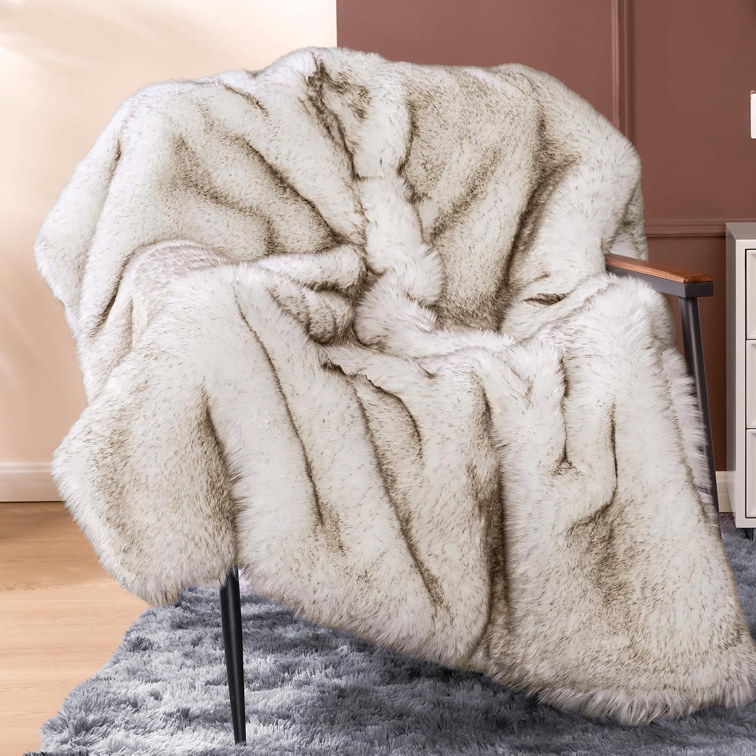 Touchat Luxury 1000GSM Faux Fur Throw Blanket, Super Heavy Thick Warm Cozy Blankets for Couch Bed Sofa, Plush Fuzzy Elegant Soft Reversible Mink Blanket for Living Room Bedroom, Queen Size,White