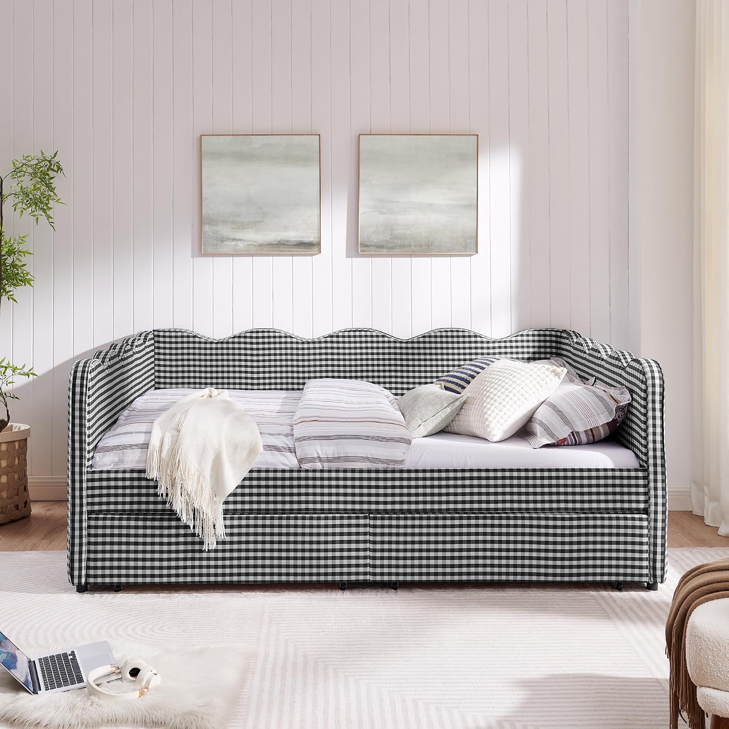 KEIKI Queen Size Upholstery Gingham Daybed with 2 Storage Drawers and USB, Modern Style Adorable Wave Shaped Linen Sofa Bed, Easy Assembly, No Box Spring Required, for Living Room and Bedroom, Black