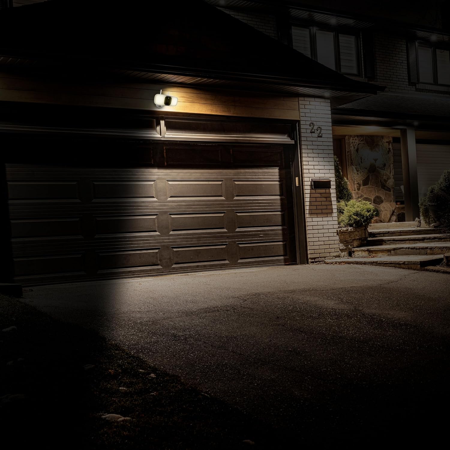 Lorex Connect 2K Floodlight Wi-Fi Security Camera | New Connect App | 160° Pan Coverage | Person Detection | Live Auto-Tracking | Color Night Vision | 2-Way Talk | Cloud & Local Storage Option