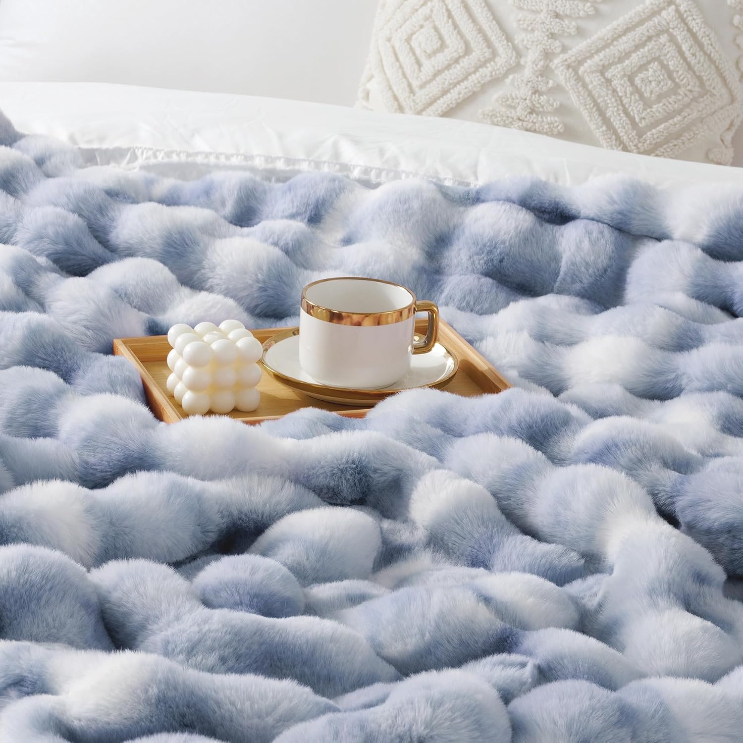Touchat Luxury 1000GSM Rabbit Faux Fur Blanket, Super Heavy Warm Cozy Brown Blankets for Couch Bed Sofa, Ruched Plush Fuzzy Elegant Soft Reversible Mink Blanket Living Room Bedroom, 90' x 90'