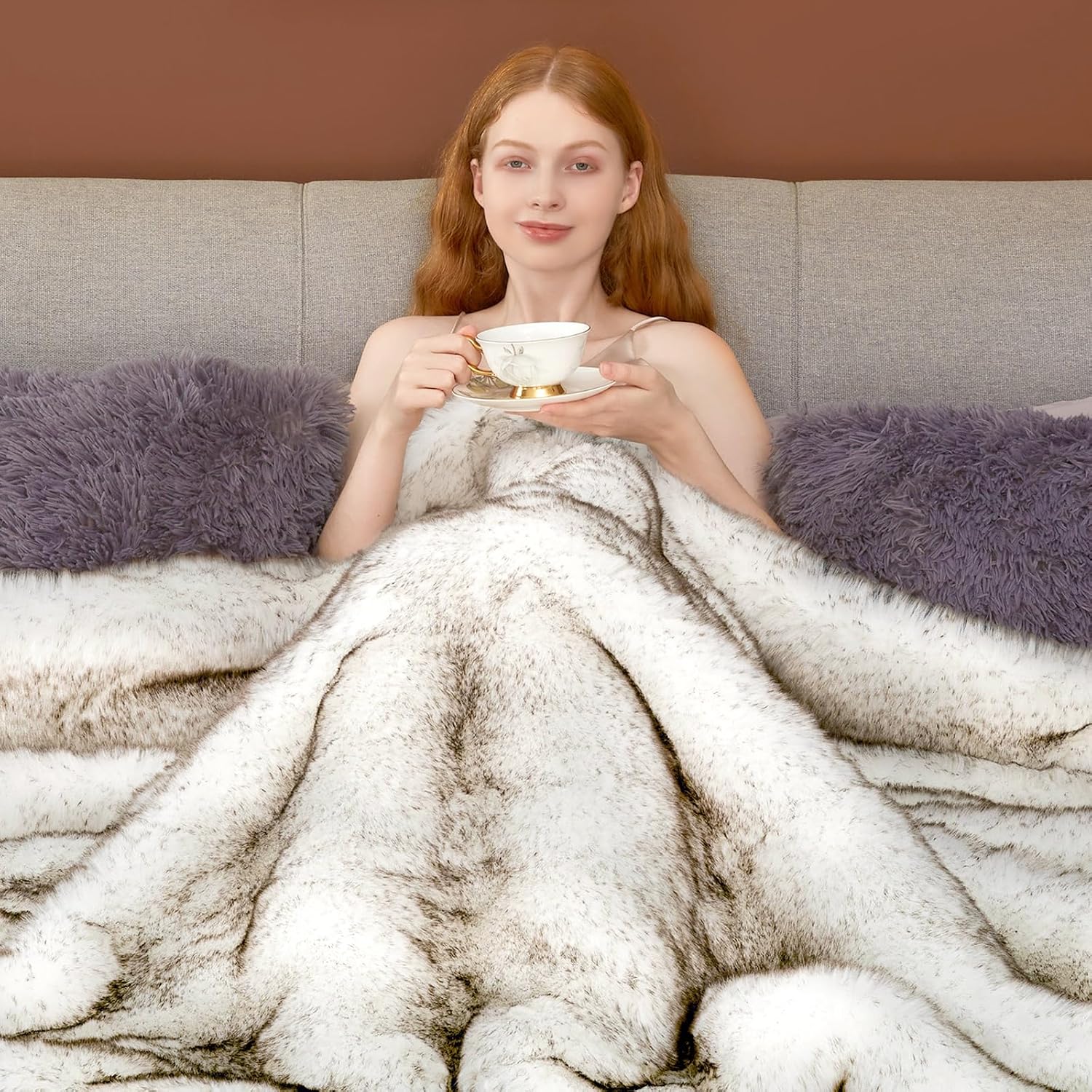 Touchat Luxury 1000GSM Faux Fur Throw Blanket, Super Heavy Thick Warm Cozy Blankets for Couch Bed Sofa, Plush Fuzzy Elegant Soft Reversible Mink Blanket for Living Room Bedroom, Queen Size,White