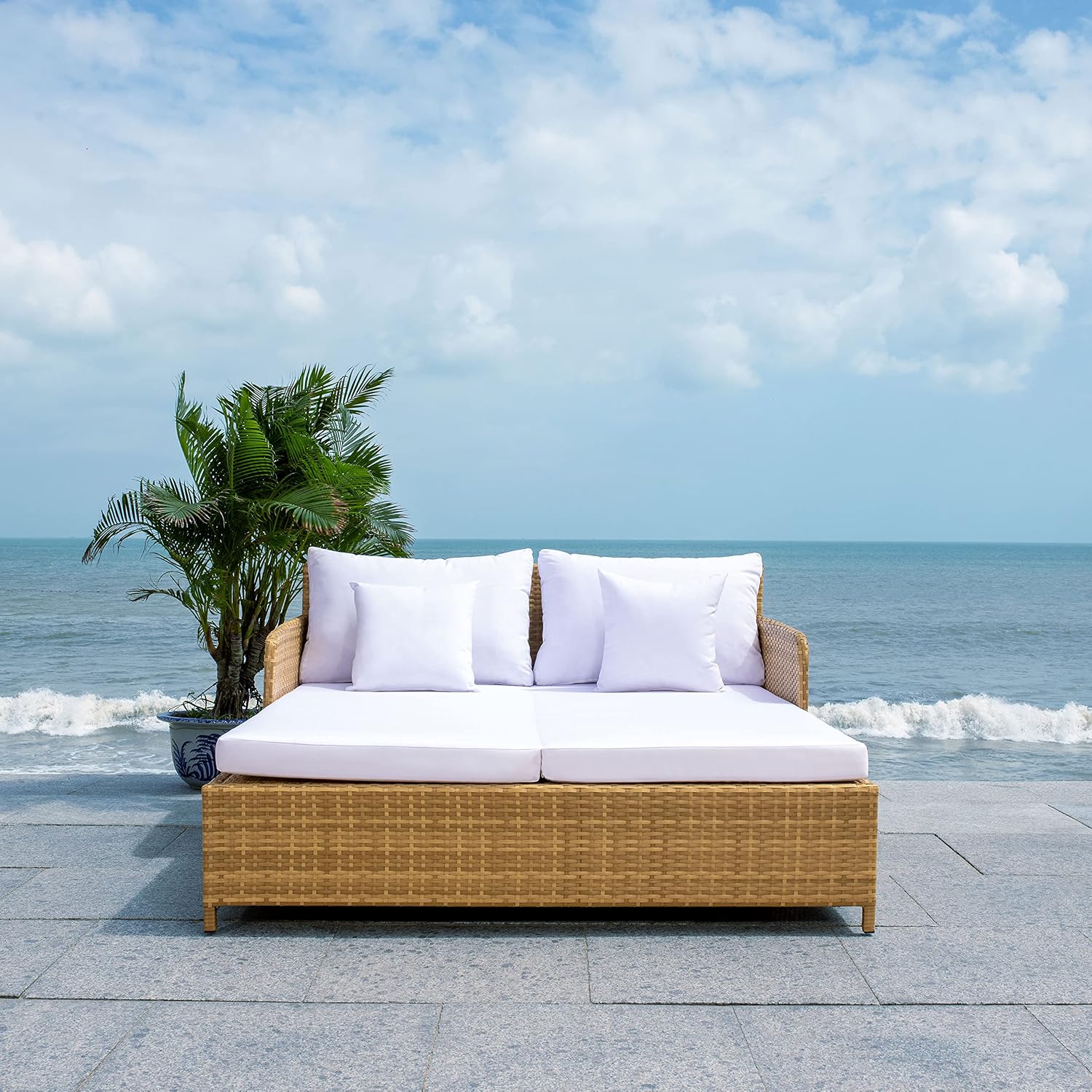 SAFAVIEH Outdoor - Cadeo Daybed - Natural & White - Steel Frame with Cushion - Deep-Seat Resort Design with Pillows - Ideal for Patio, Deck, Poolside, Backyard (PAT7500D)