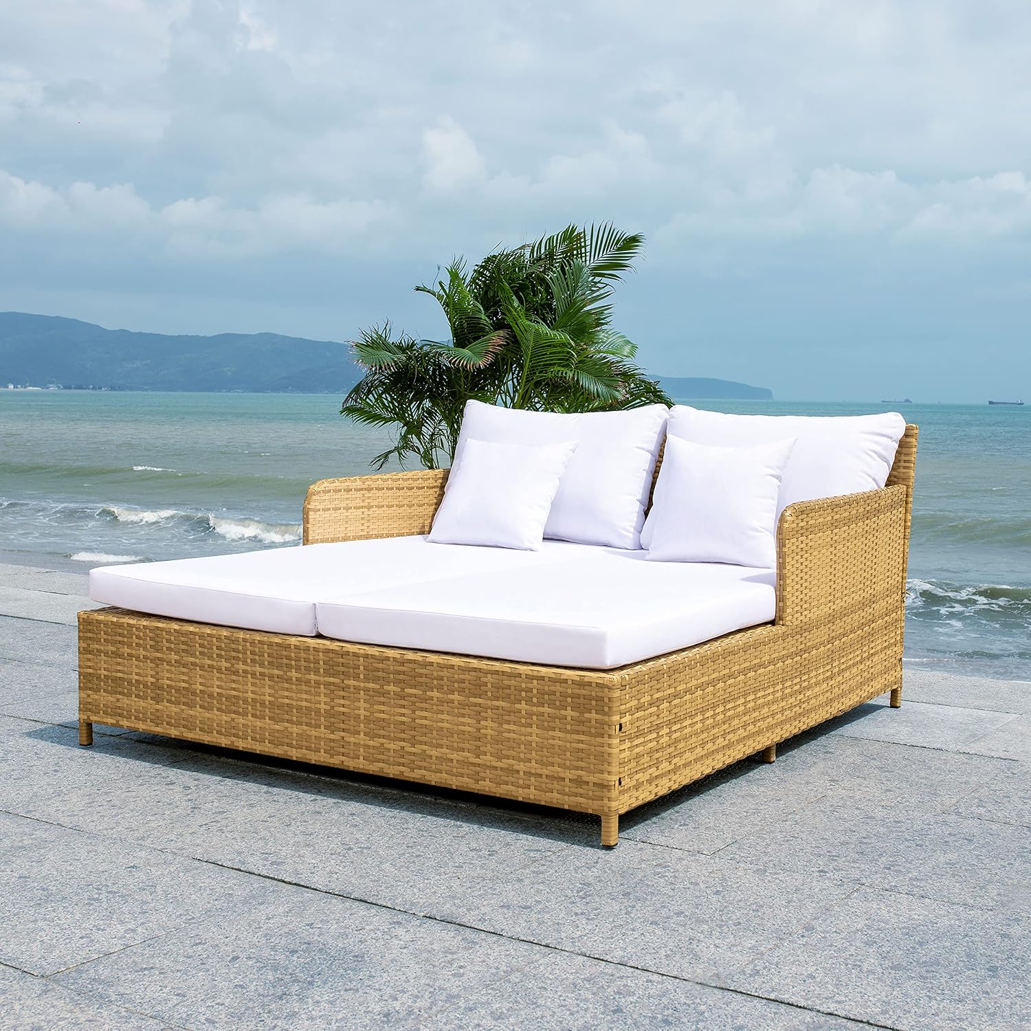 SAFAVIEH Outdoor - Cadeo Daybed - Natural & White - Steel Frame with Cushion - Deep-Seat Resort Design with Pillows - Ideal for Patio, Deck, Poolside, Backyard (PAT7500D)